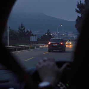 搬家工人当着老公的面完整版
