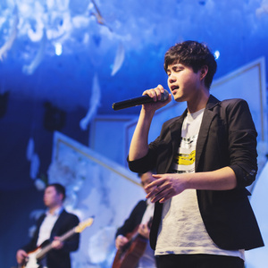 搬家工人当着老公的面完整版
